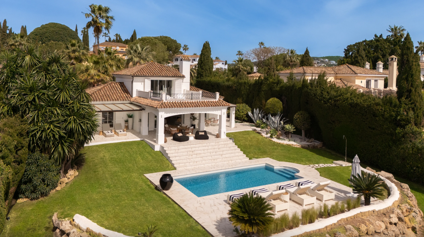Prime Sotogrande Villa with Open Sea Views & Guest Apartment