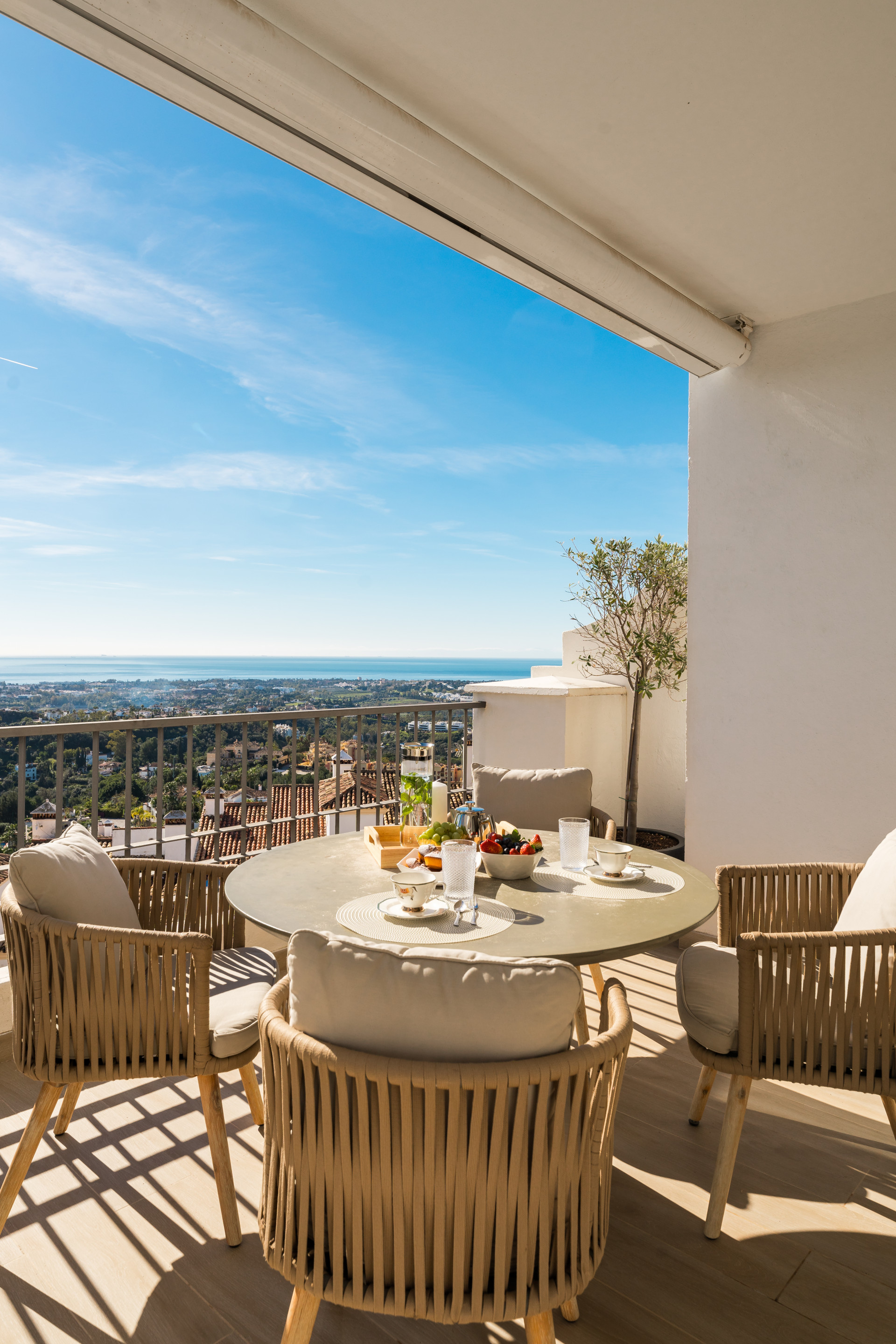 temporary Panoramic Living in Terrazas Los Arqueros – Elegant 3-Bedroom Apartment with Sea & Golf Views