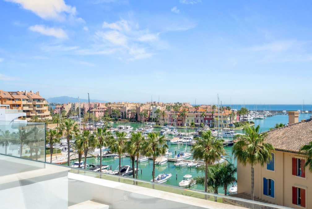 Rare Opportunity – Luxury Corner Duplex Penthouse in PIER Sotogrande Marina