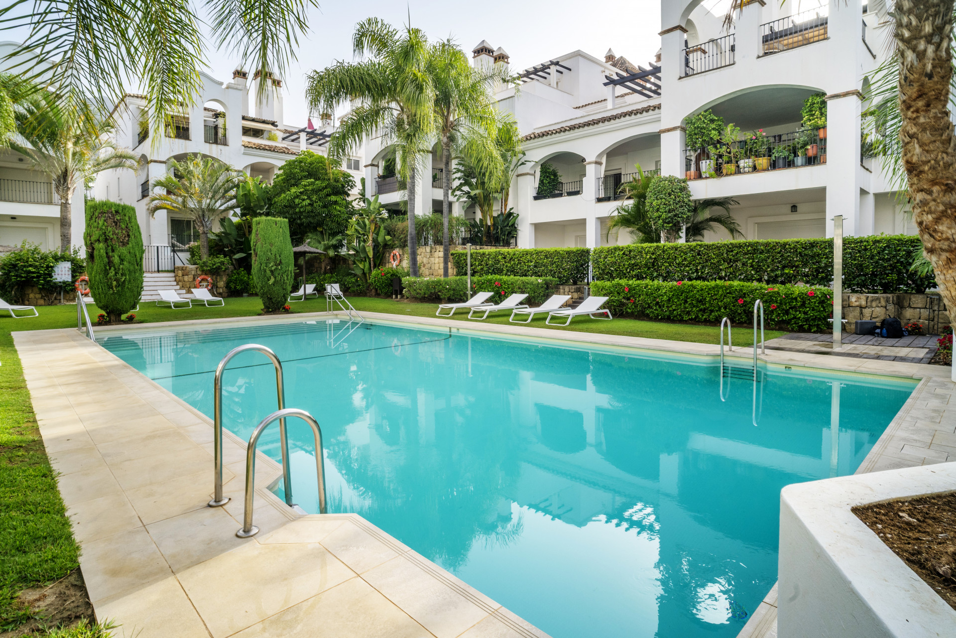 Elegant Ground-Floor Apartment in Sierra Blanca with Private Terrace and Refined Living Spaces