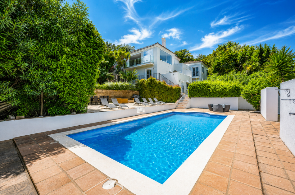Exceptional Six-Bedroom Villa with Panoramic Views in Sotogrande