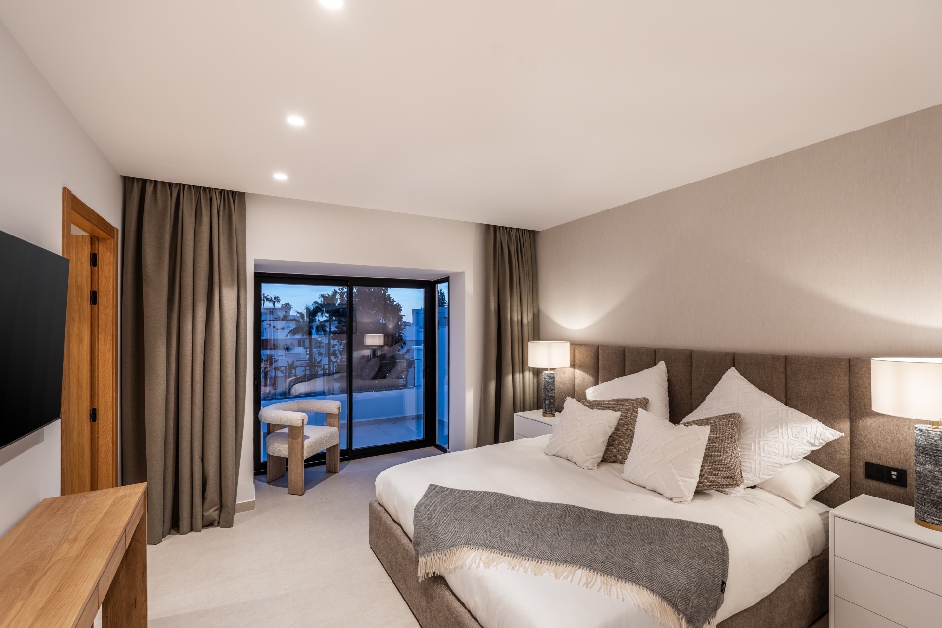 Luxury Renovated Duplex Penthouse for Sale in Nueva Andalucía, Marbella