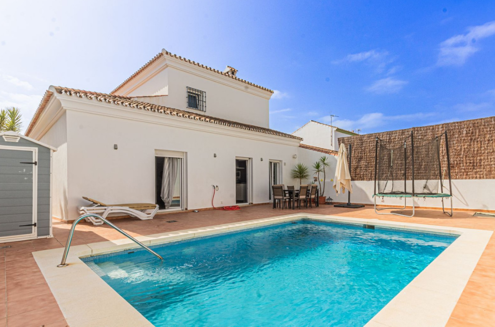 Detached Villa with Private Pool in Sotogrande