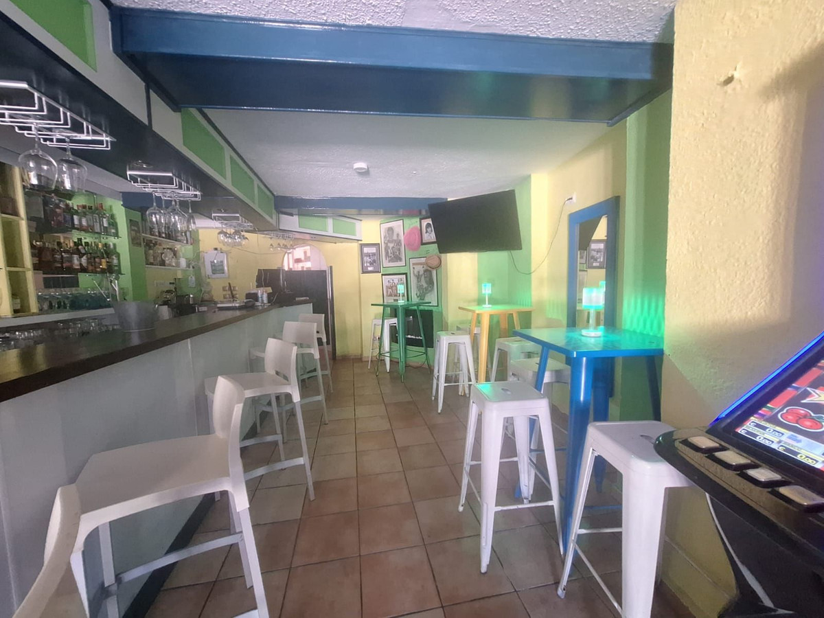 Commercial Premises te Marbella East 4