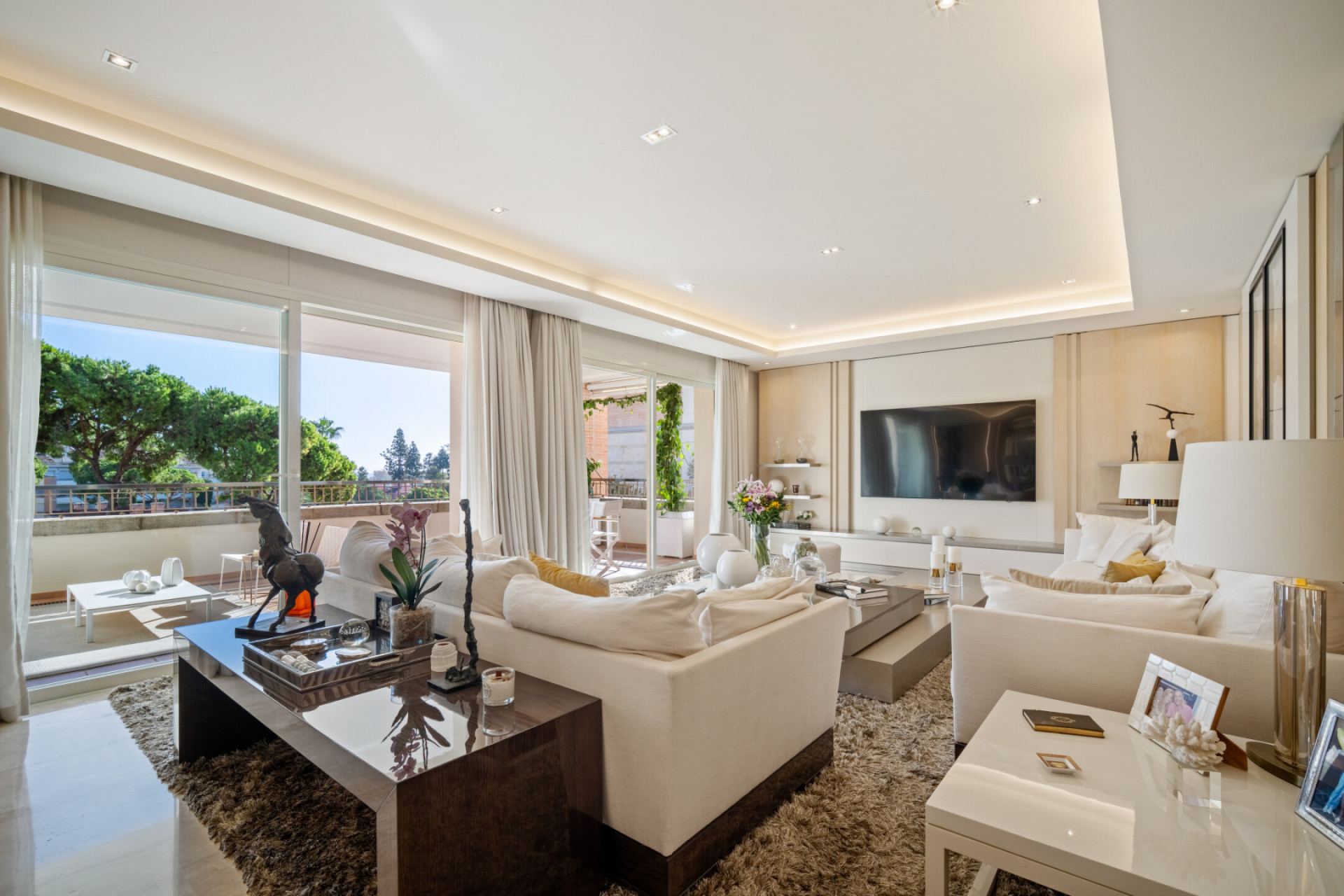 Elegant Double Apartment on Marbella’s Golden Mile in Exclusive La Trinidad