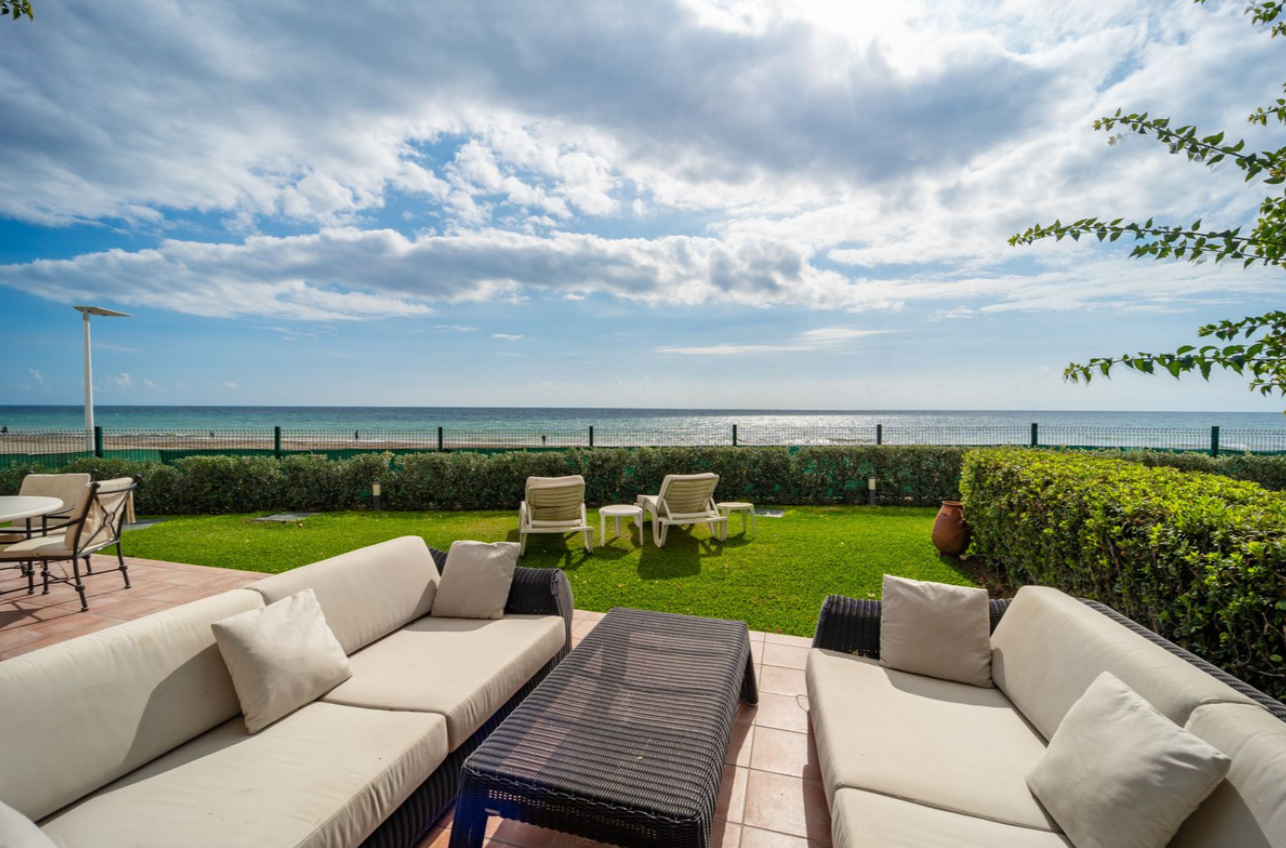 A RARE OPPORTUNITY: Exceptional 5 Bedroom Beachfront Home on The New Golden Mile