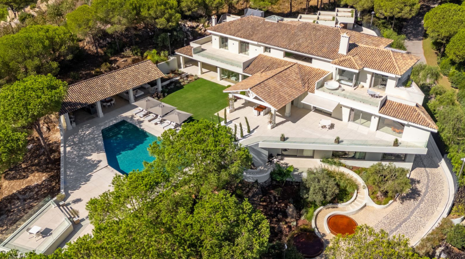 Exquisite Luxury Villa in Gated Community of Sotogrande