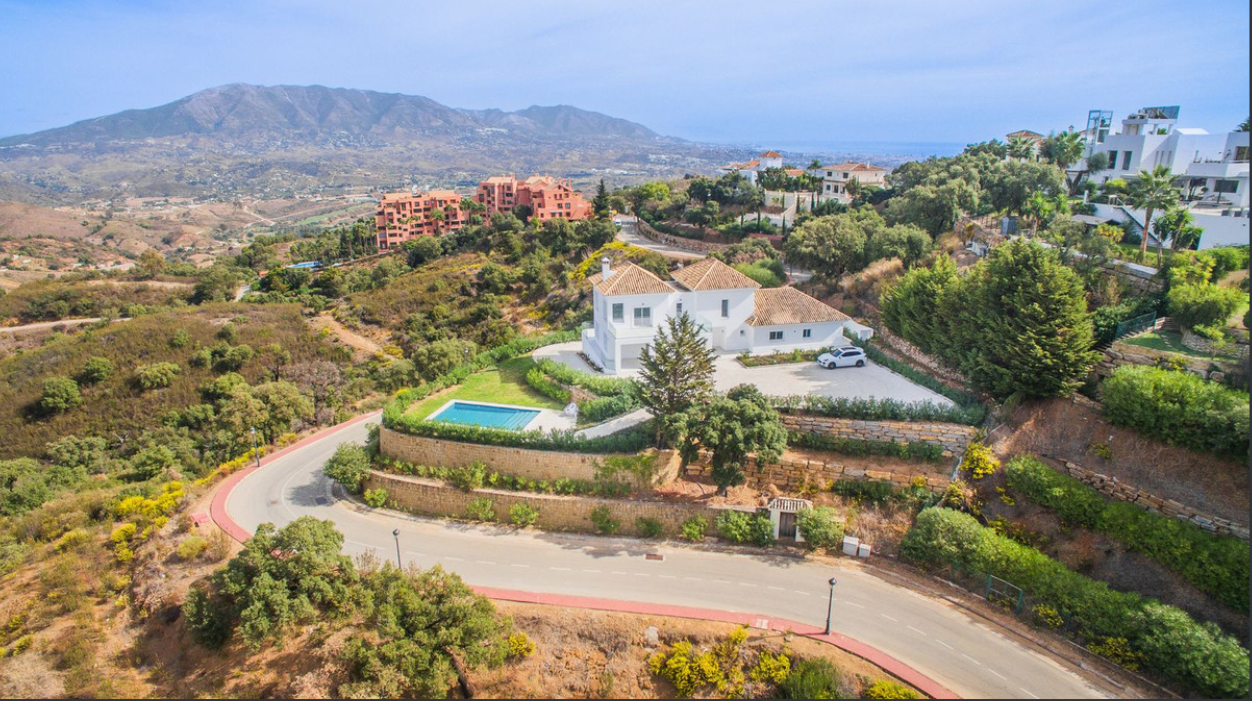 Modern Renovated Villa with Panoramic Views for Sale in Marbella