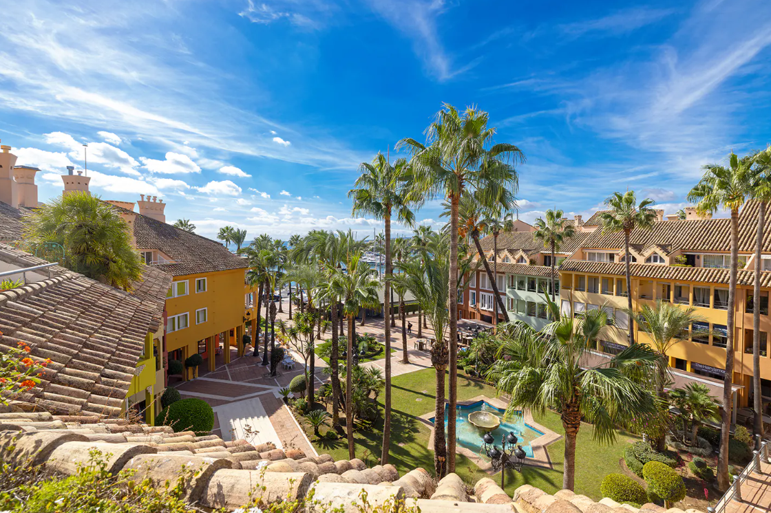 Penthouse with Stunning Views In Sotogrande Marina – walking distance to the beach – Sotogrande