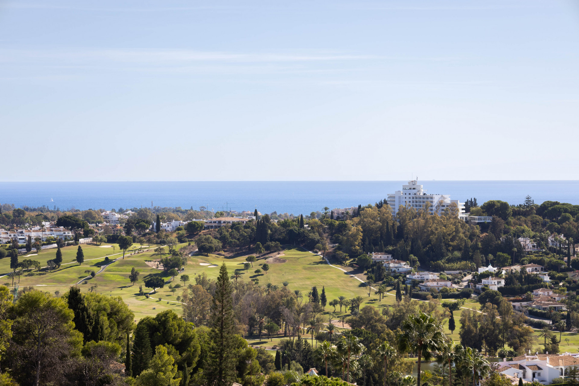 Sunlit Luxury Living in the Heart of Benahavís