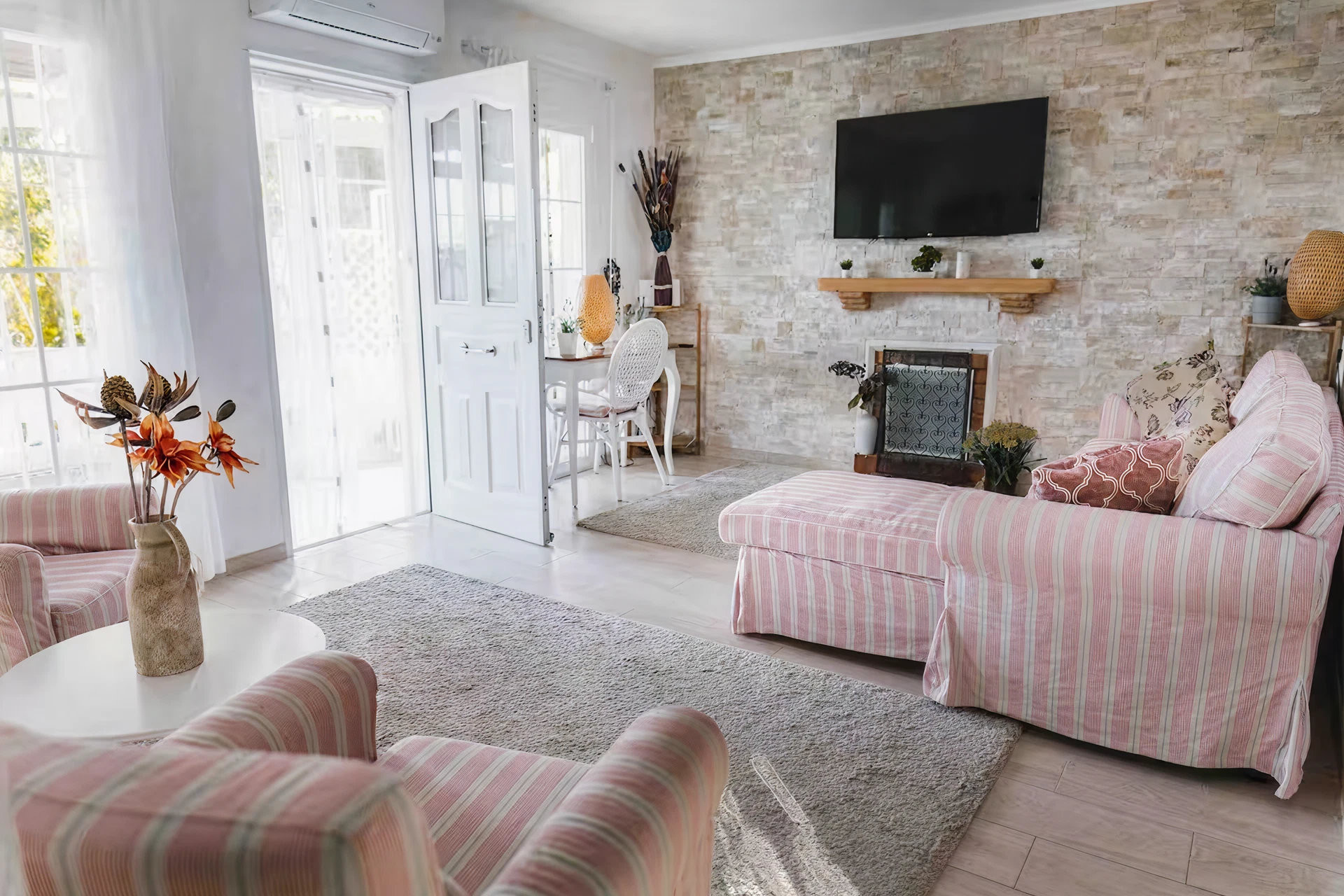 Sun-Drenched Mediterranean Living in Las Lomas de Mijas