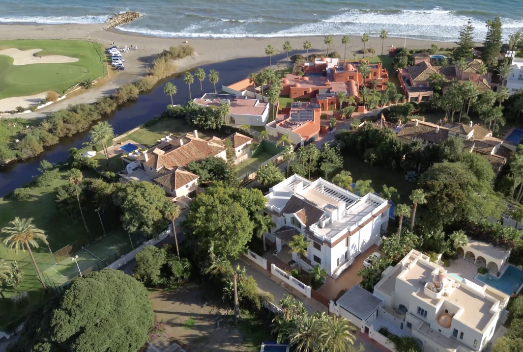 Prestige Beachside Mansion in Guadalmina Baja, Marbella