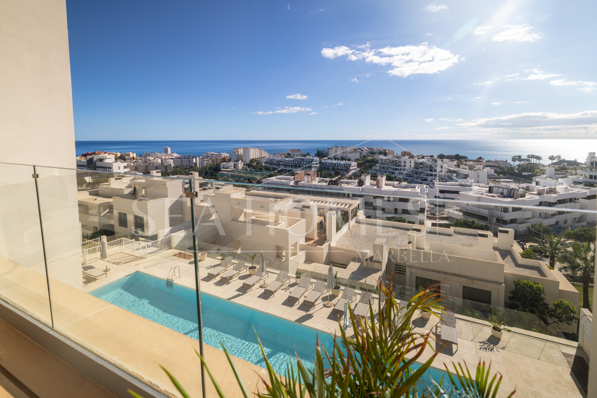 Modern 3 bedroom apartment with amazing sea views!