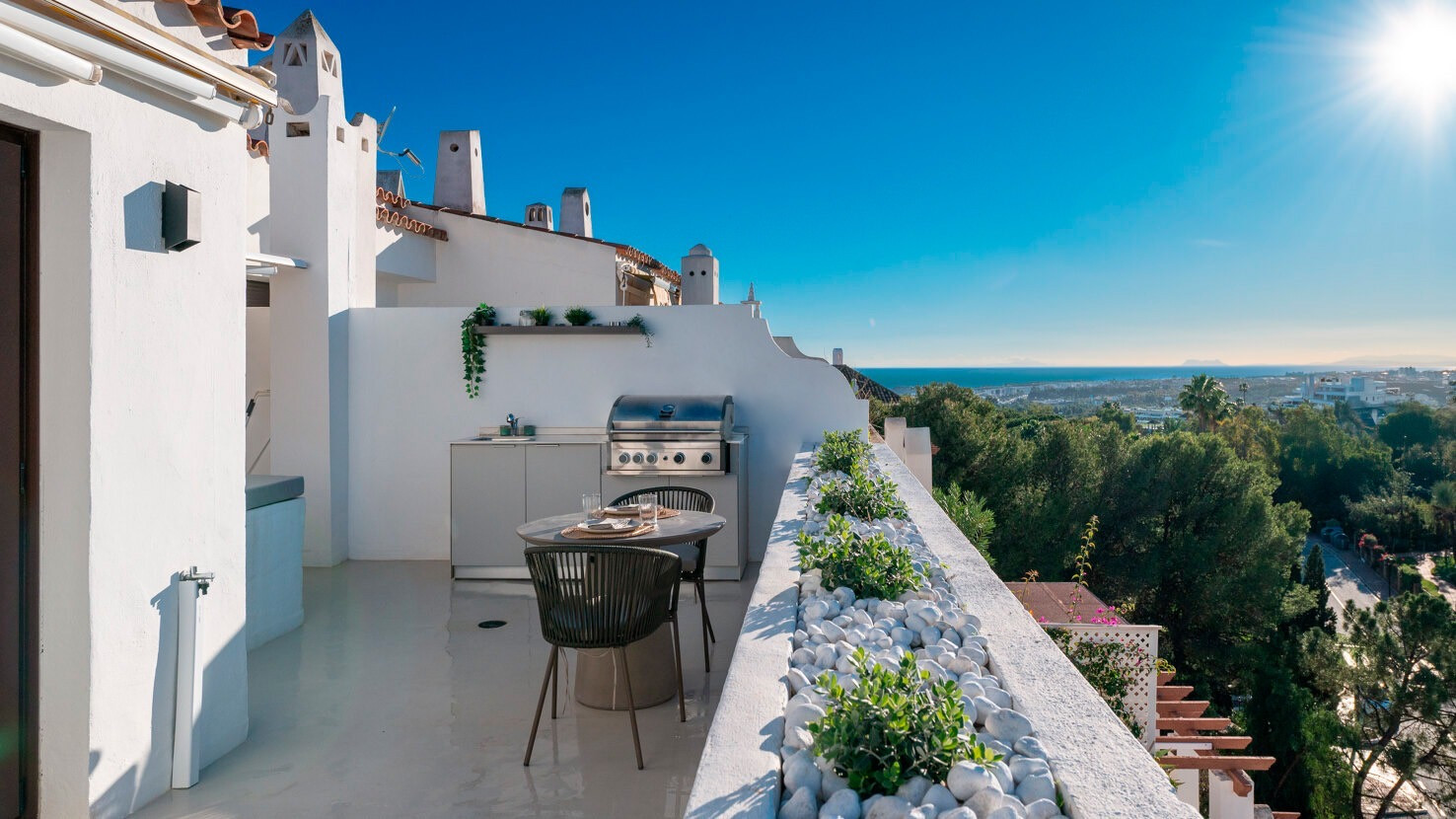 Modern Duplex Penthouse in Coto Real with Sea Views