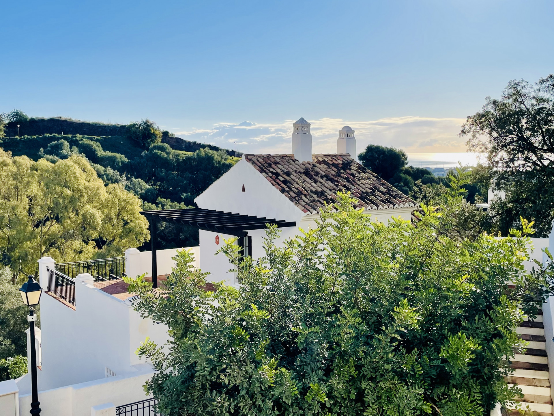 Rare opportunity ELEMENTS – Altos de Los Monteros / New construction from 2022, 1 room bijou 58m2 like first occupancy fully furnished with sea views