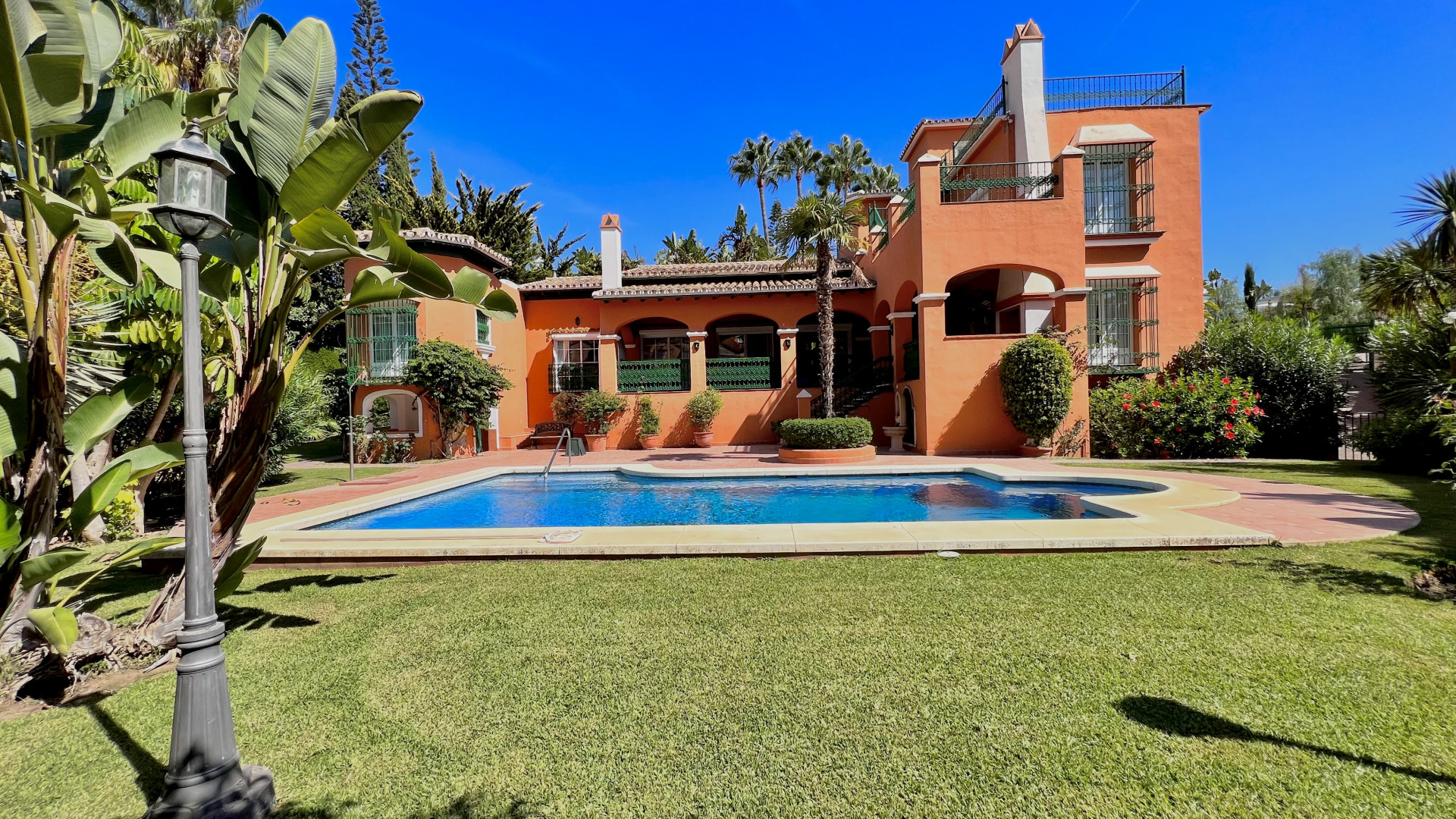 The property situated on the sought after area East Marbella – Bahia de Marbe...