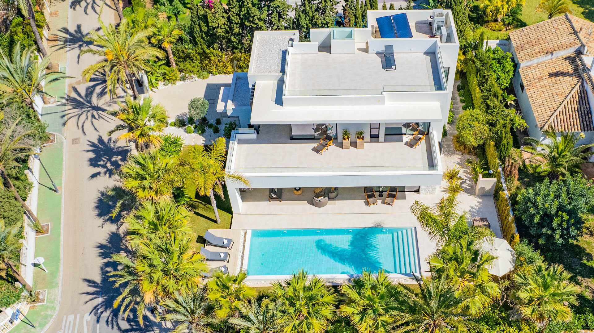 Villa Vida Del Mar an Elegant & Impressive Modern Home in Marbesa Marbella East | Image 59
