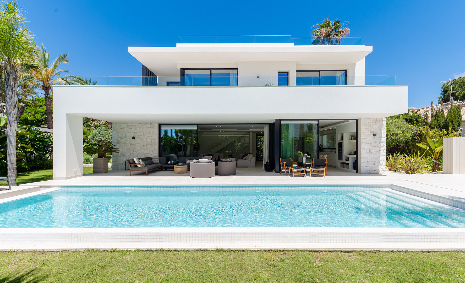 Villa Vida Del Mar an Elegant & Impressive Modern Home in Marbesa Marbella East | Image 57