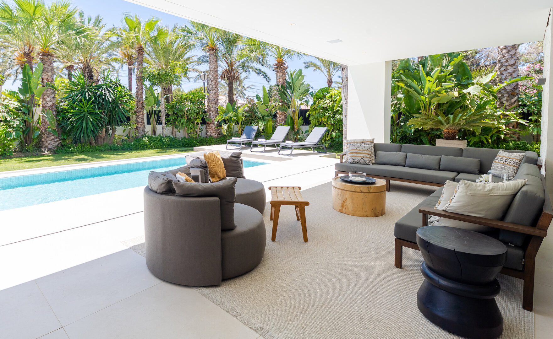 Villa Vida Del Mar an Elegant & Impressive Modern Home in Marbesa Marbella East | Image 11
