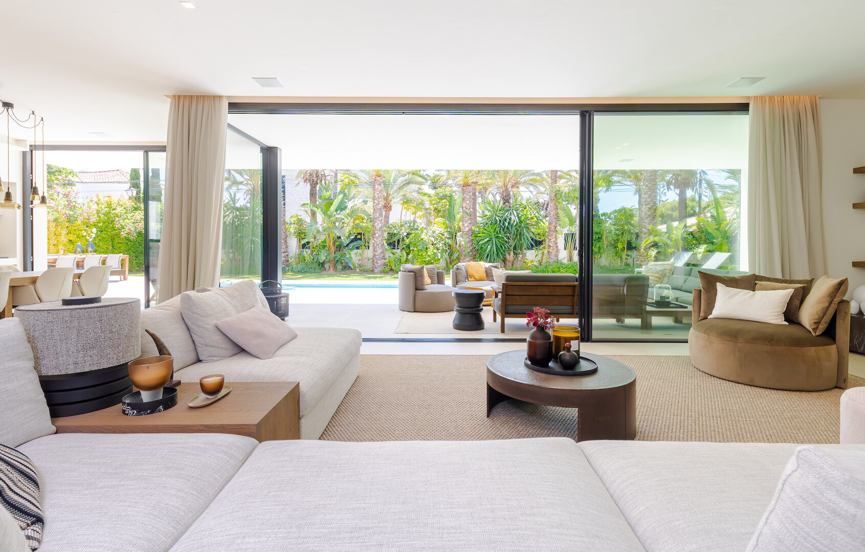 Villa Vida Del Mar an Elegant & Impressive Modern Home in Marbesa Marbella East | Image 15