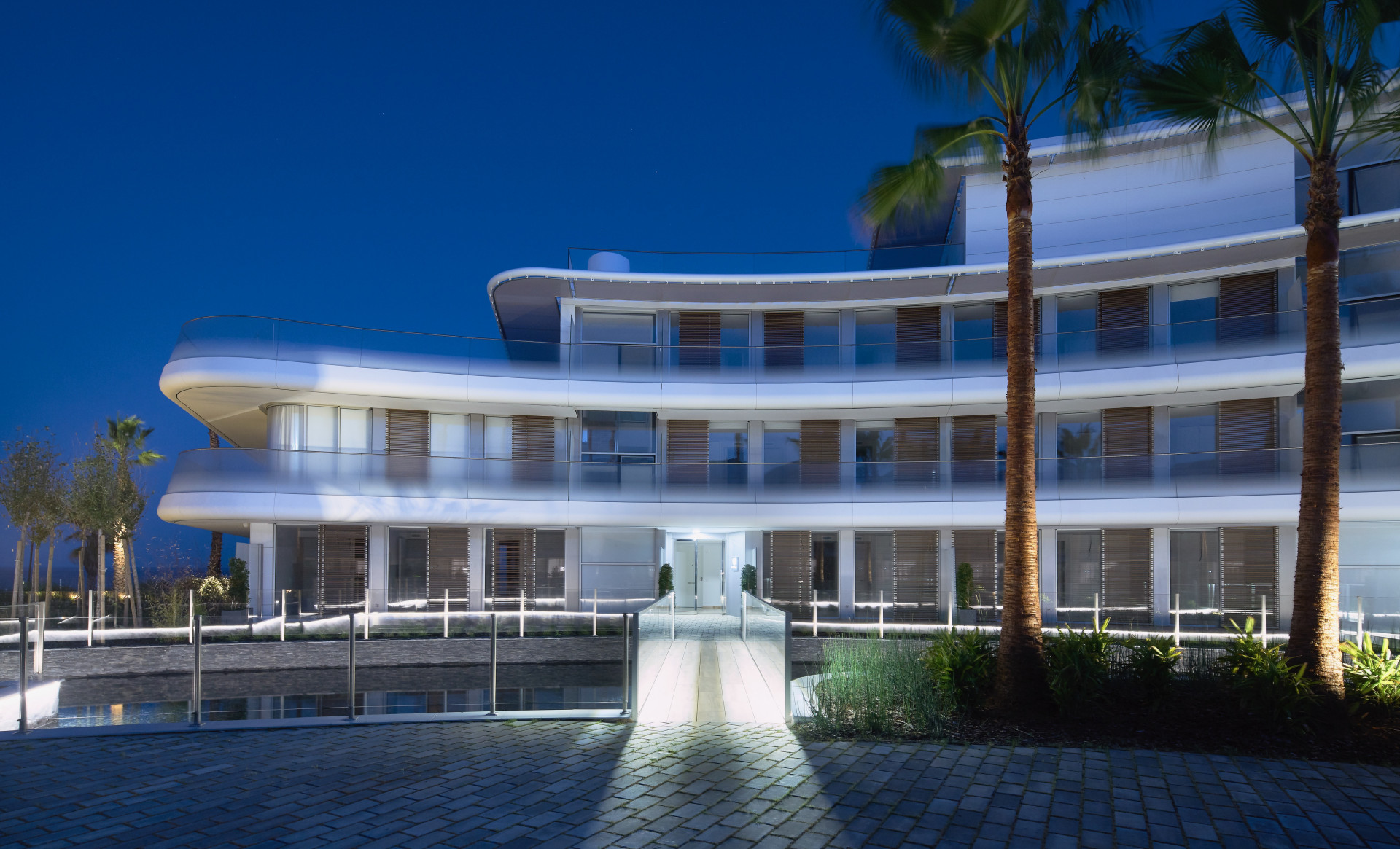 The Edge: Luxury residential complex on the beachfront in Estepona | Image 14