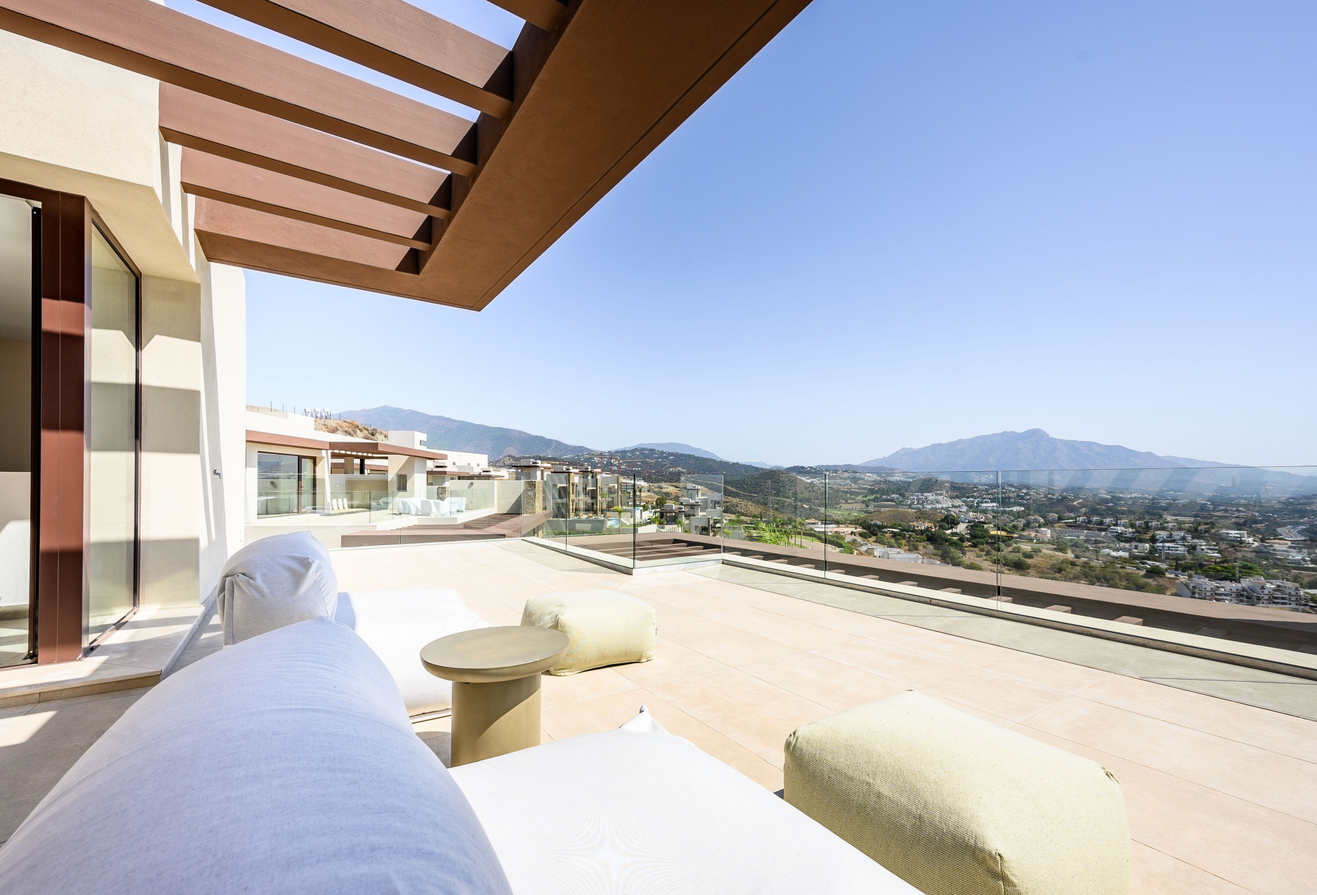 Exclusive ecological villa with stunning panoramic views in Benahavis. | Image 11