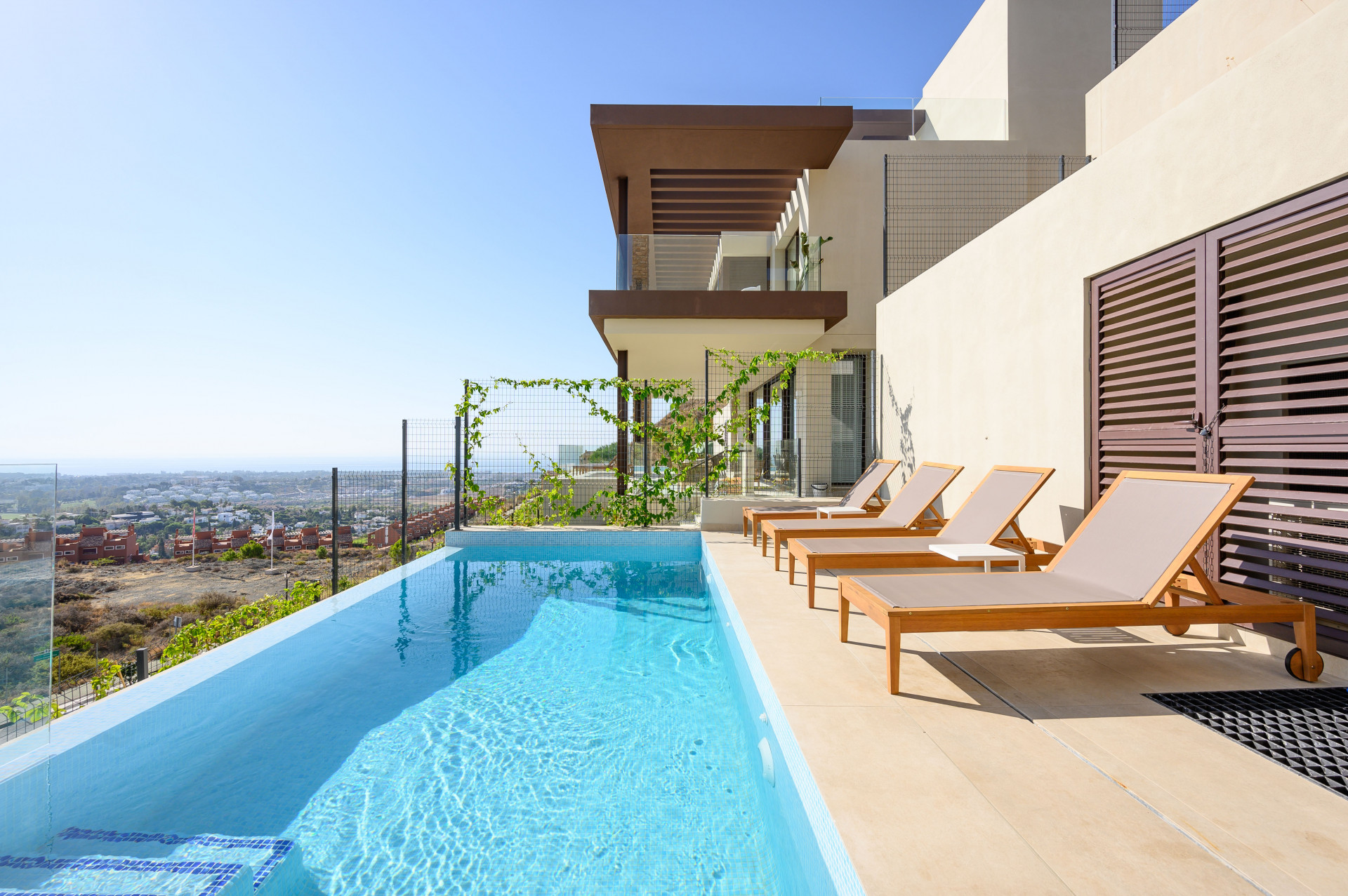 Exclusive ecological villa with stunning panoramic views in Benahavis. | Image 1