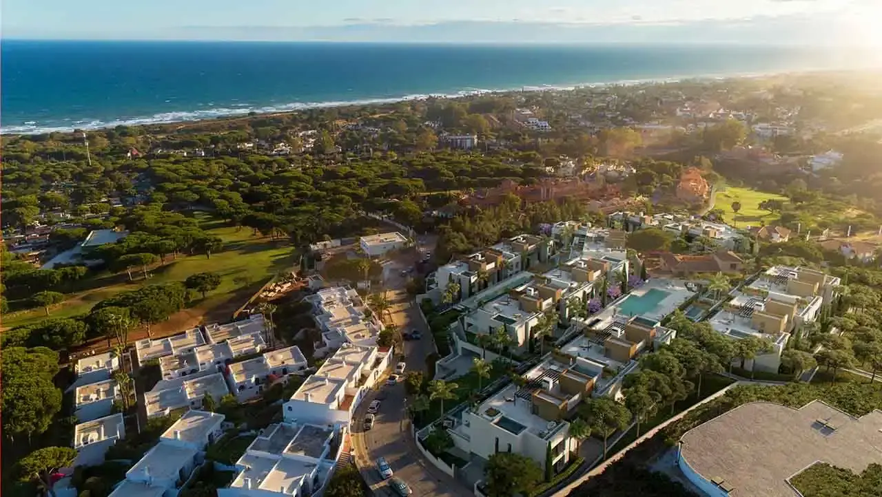Artola Homes II: Exclusive residential of 2, 3 and 4 bedroom homes in Cabopino, next to Marbella. | Image 0