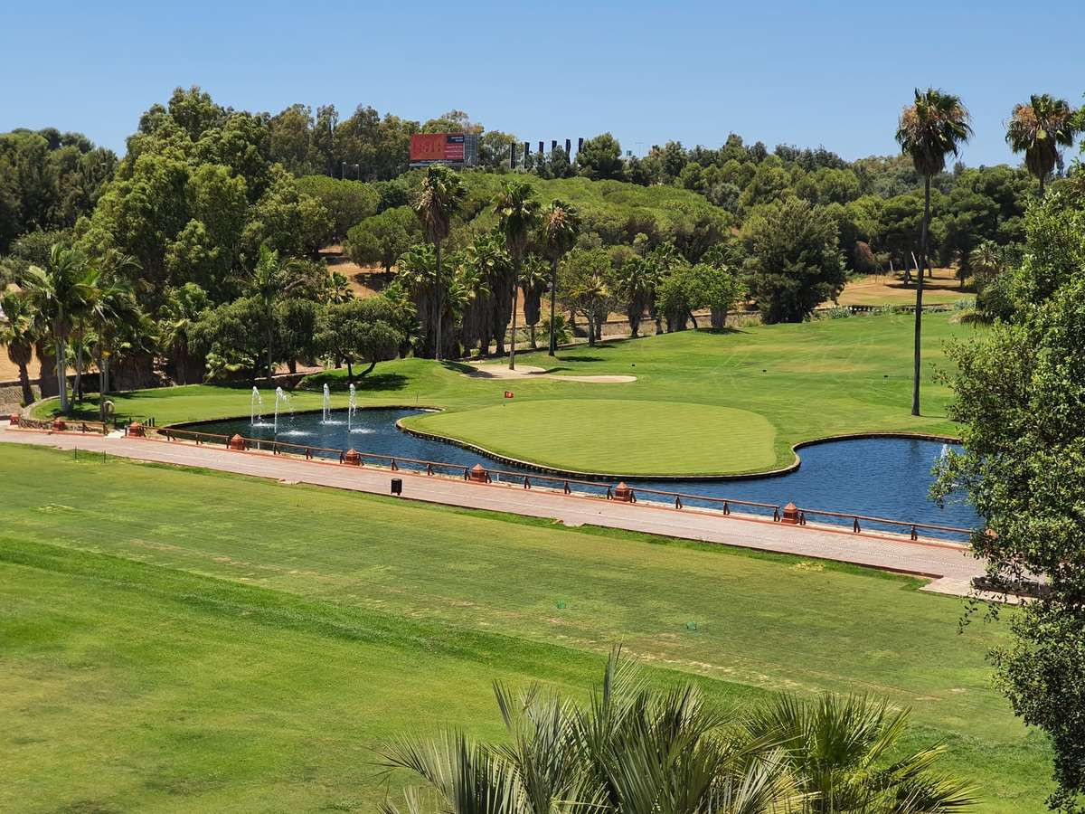 Santa Clara Golf Villas: New luxury frontline golf residential complex in Marbella. | Image 12