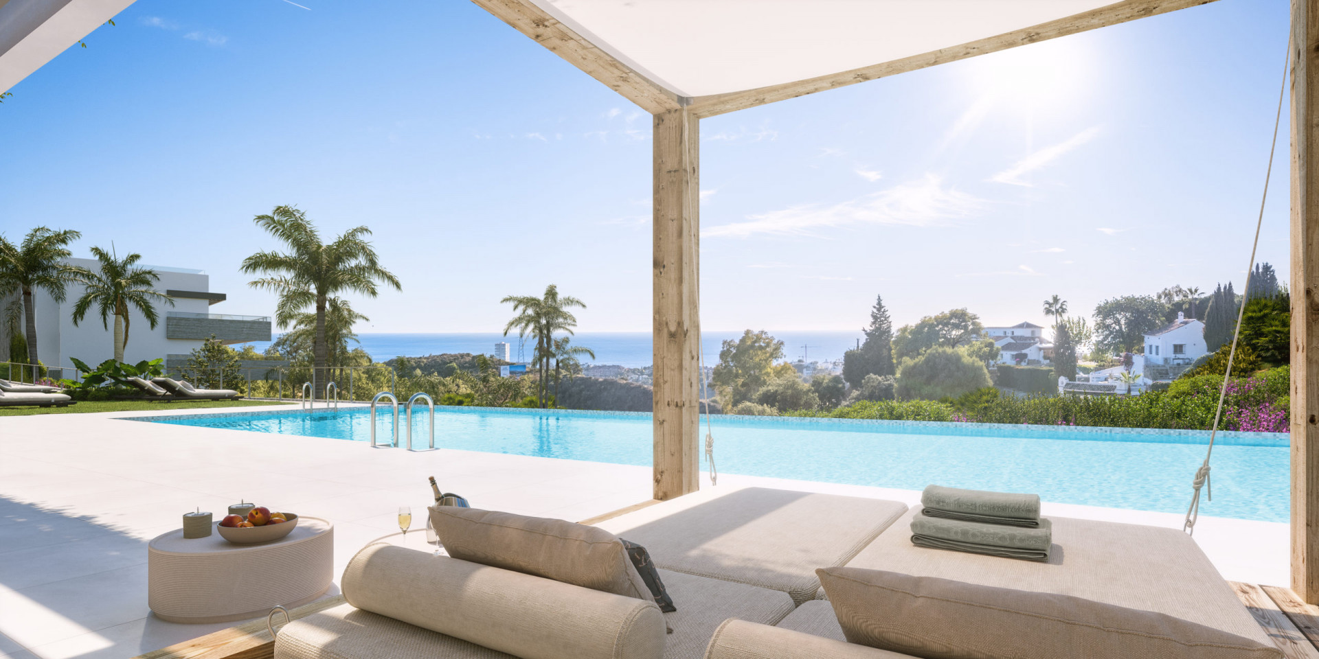 Three bedroom penthouse with solarium and panoramic views of the coastline east of Marbella. | Image 7