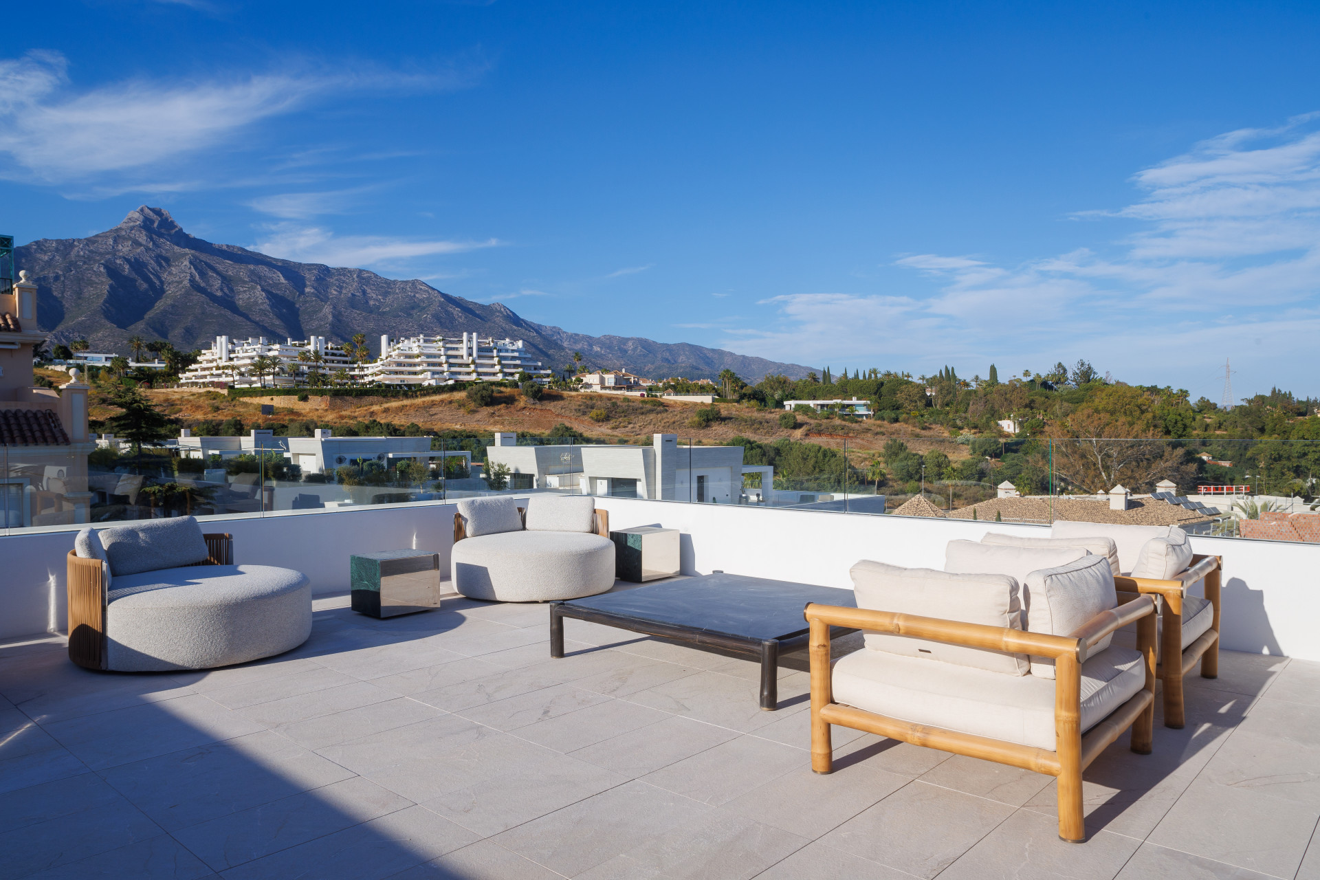 Duplex flat of more than 400 m2 with luxury finishes located in Marbella. | Image 0