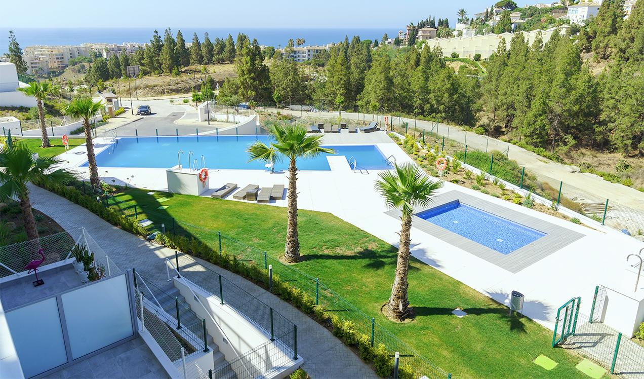 Brand new two bedroom flat with sea views in Mijas Costa. | Image 2