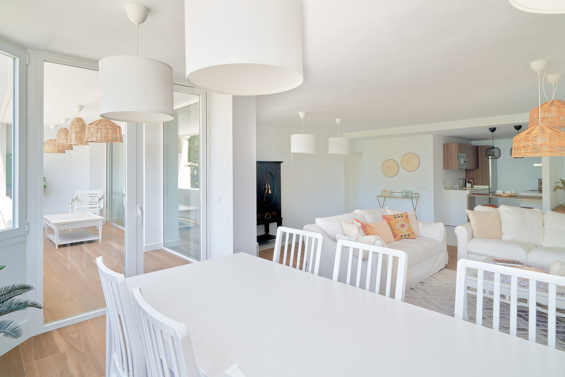 Exclusive newly refurbished luxury flat in front of the sea in Malaga centre | Image 3