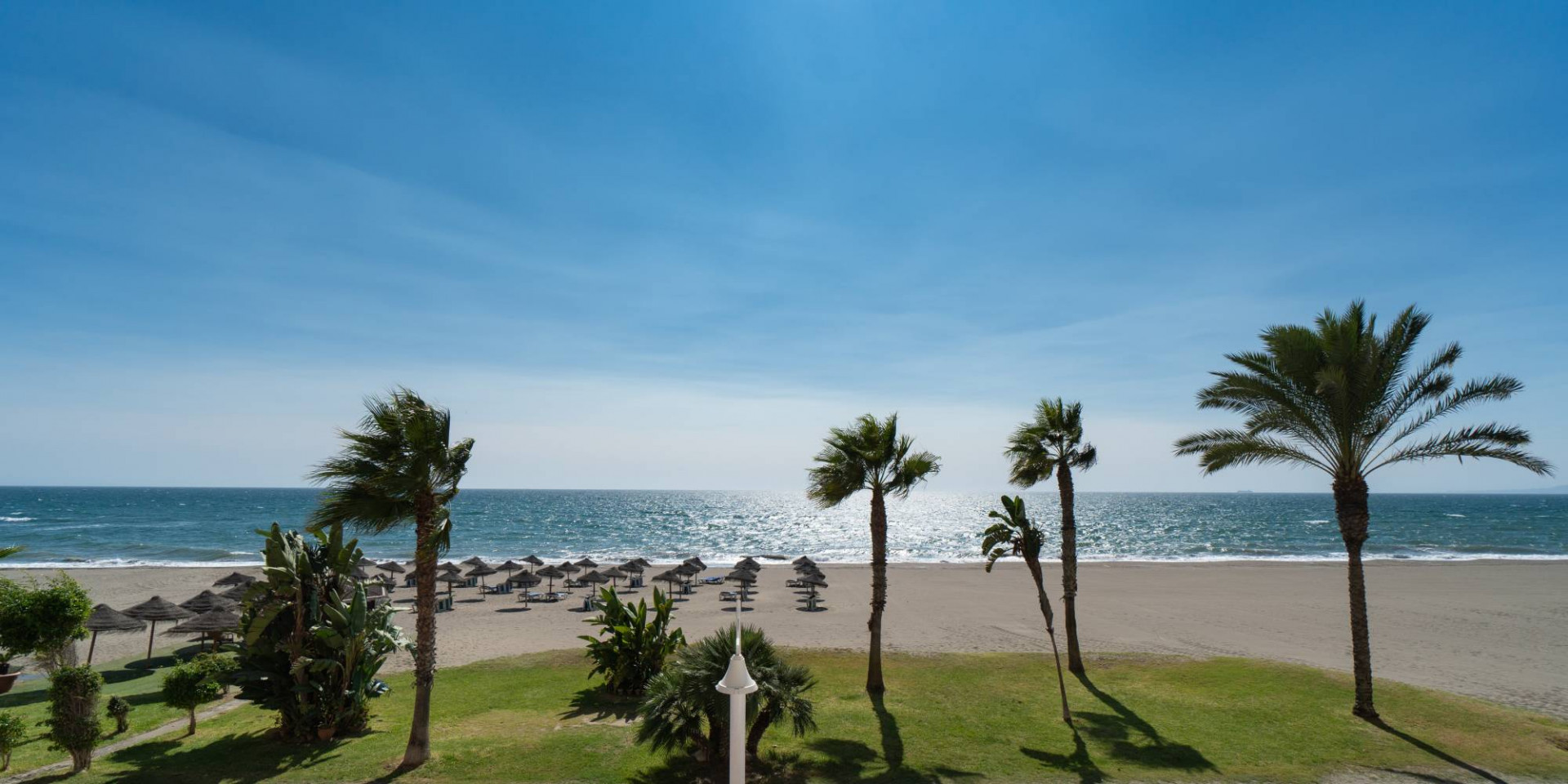 Sale of a 4 star hotel with 87 rooms on the beachfront and with high potential on the Costa del Sol | Image 5