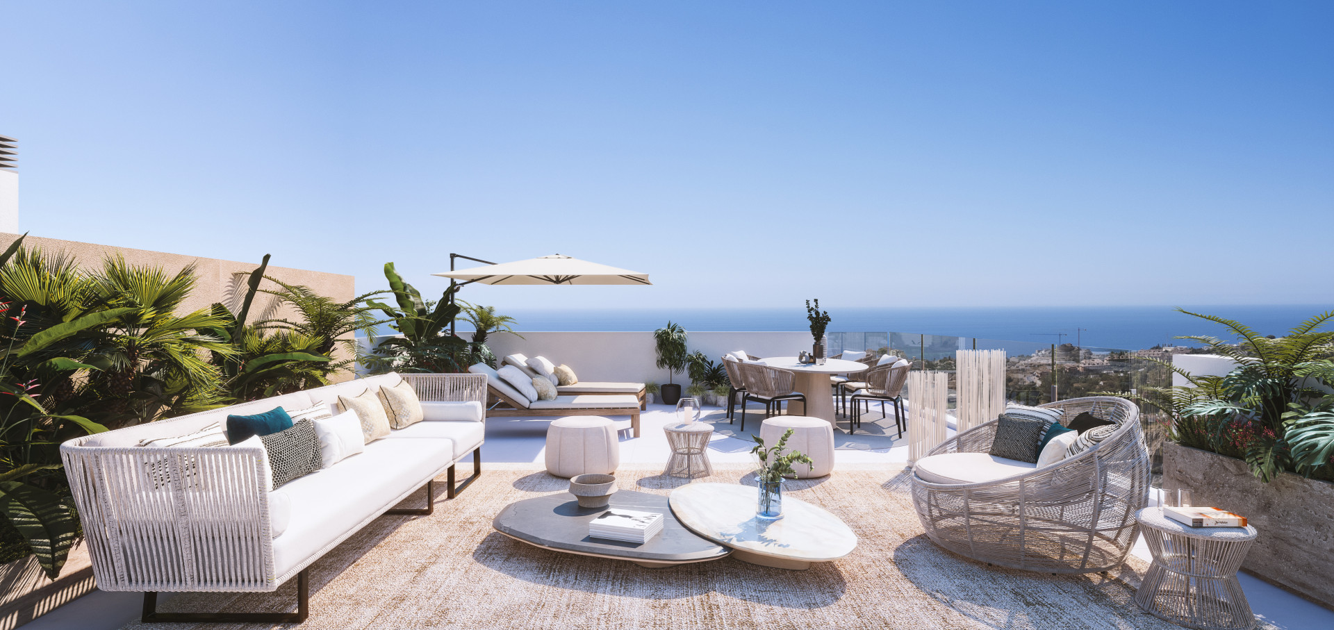 Spacious three bedroom penthouse with solarium with panoramic views to the Mediterranean. | Image 0