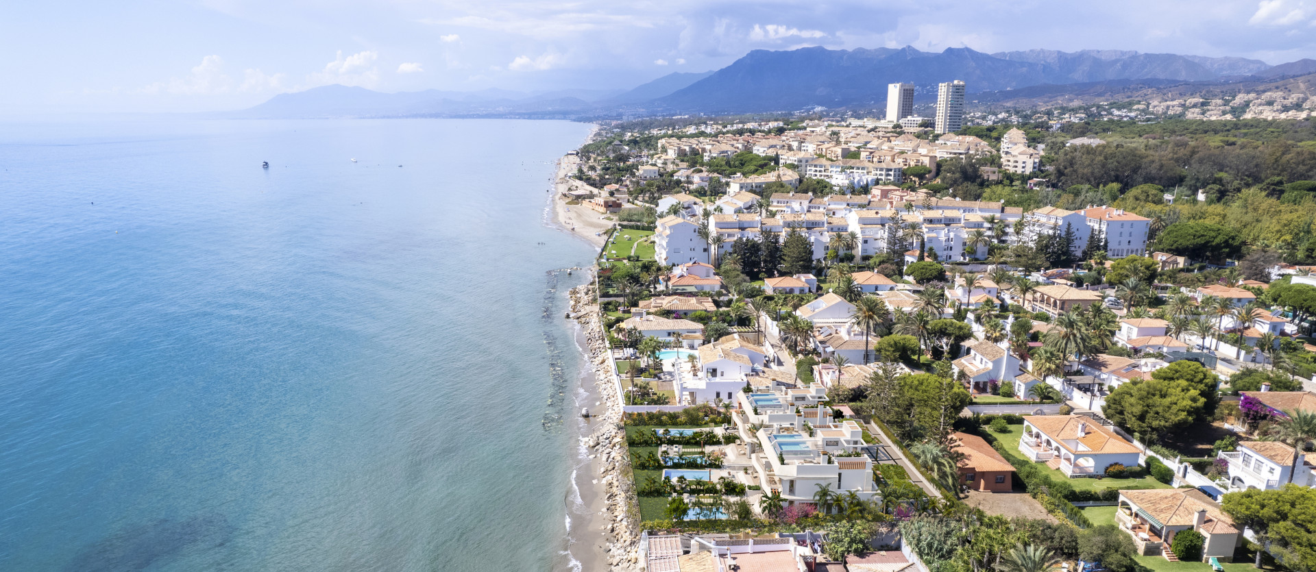Black Pearl: Luxury residential development comprising only 4 frontline beach villas in Marbella East. | Image 10