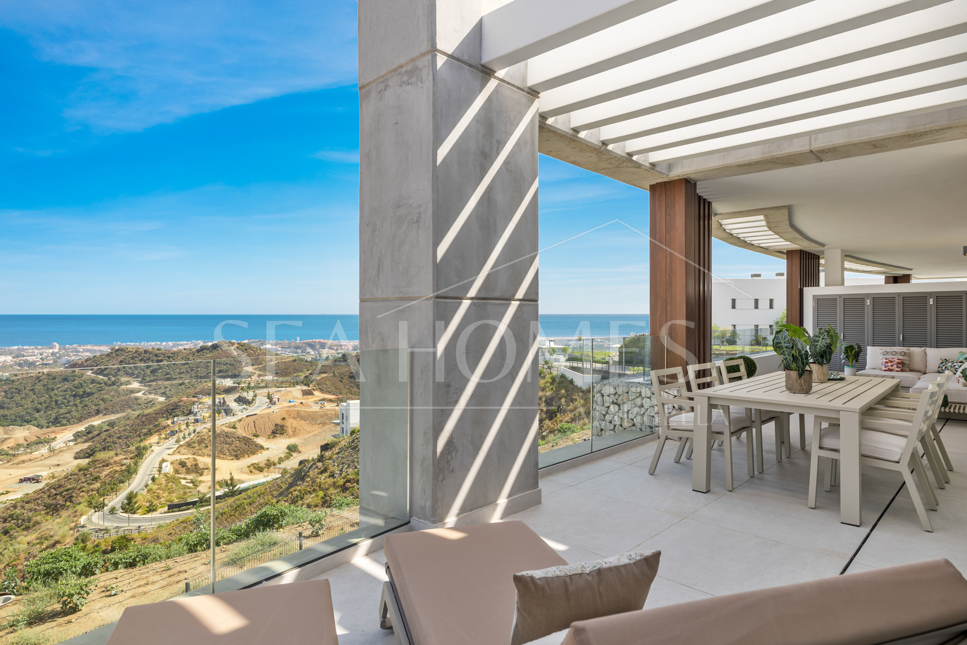 Exceptional First Floor Apartment in Quercus, Real de la Quinta: A New Horizon of Luxury Living with Breathtaking Mediterranean Views