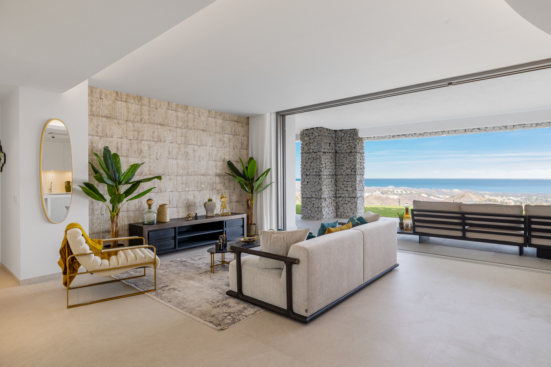 Planta baja de lujo en Quercus, Real de la Quinta: Apartamento nuevo con espectaculares vistas al Mediterráneo y jardín privado