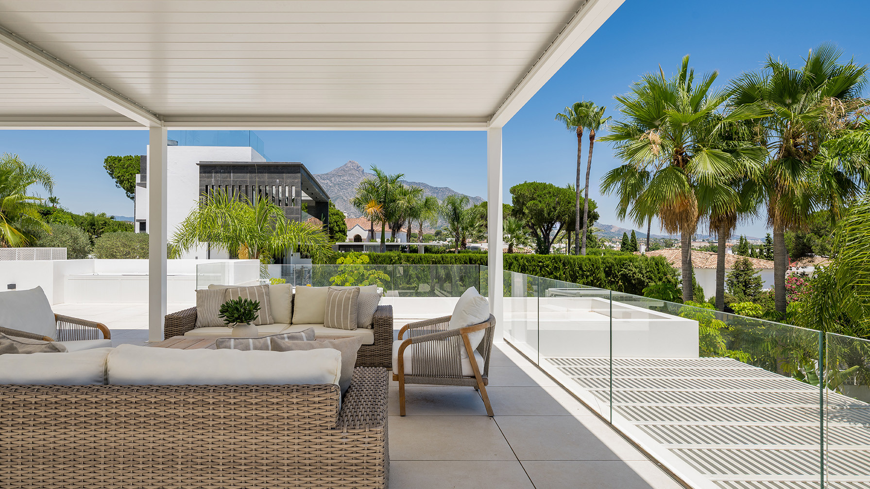 Villa in Las Brisas-3