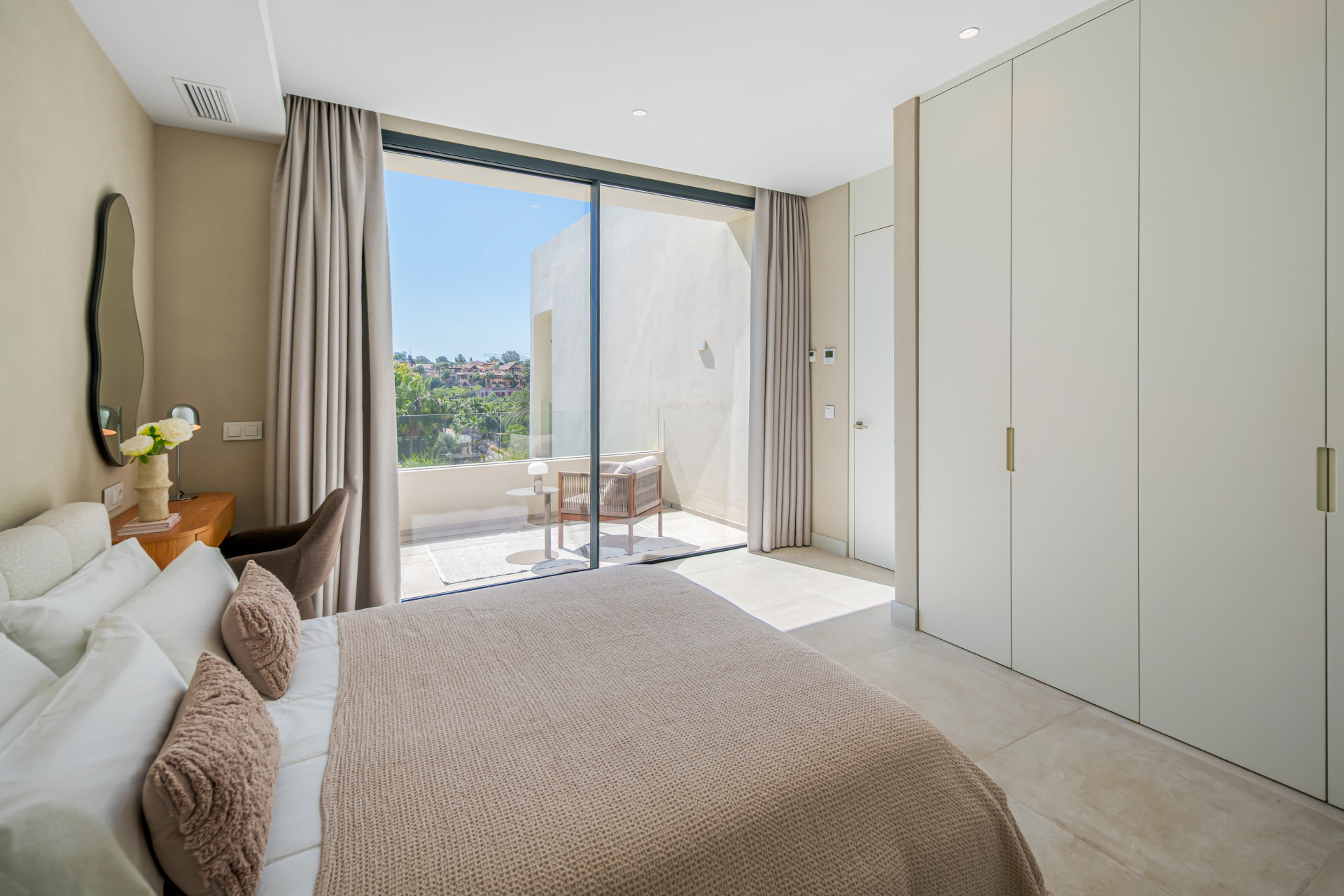 Villa in New Golden Mile-31