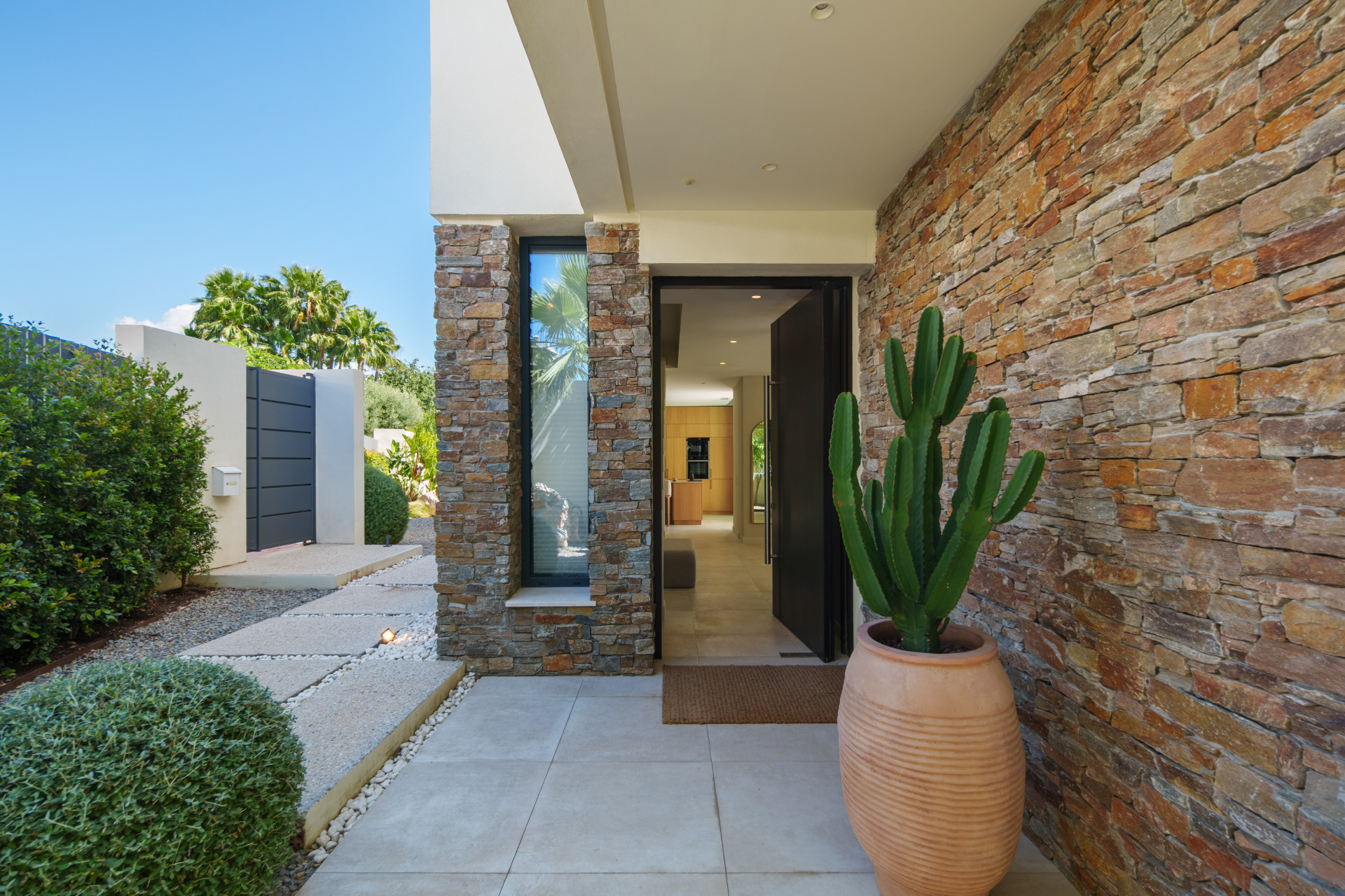 Villa in New Golden Mile-42