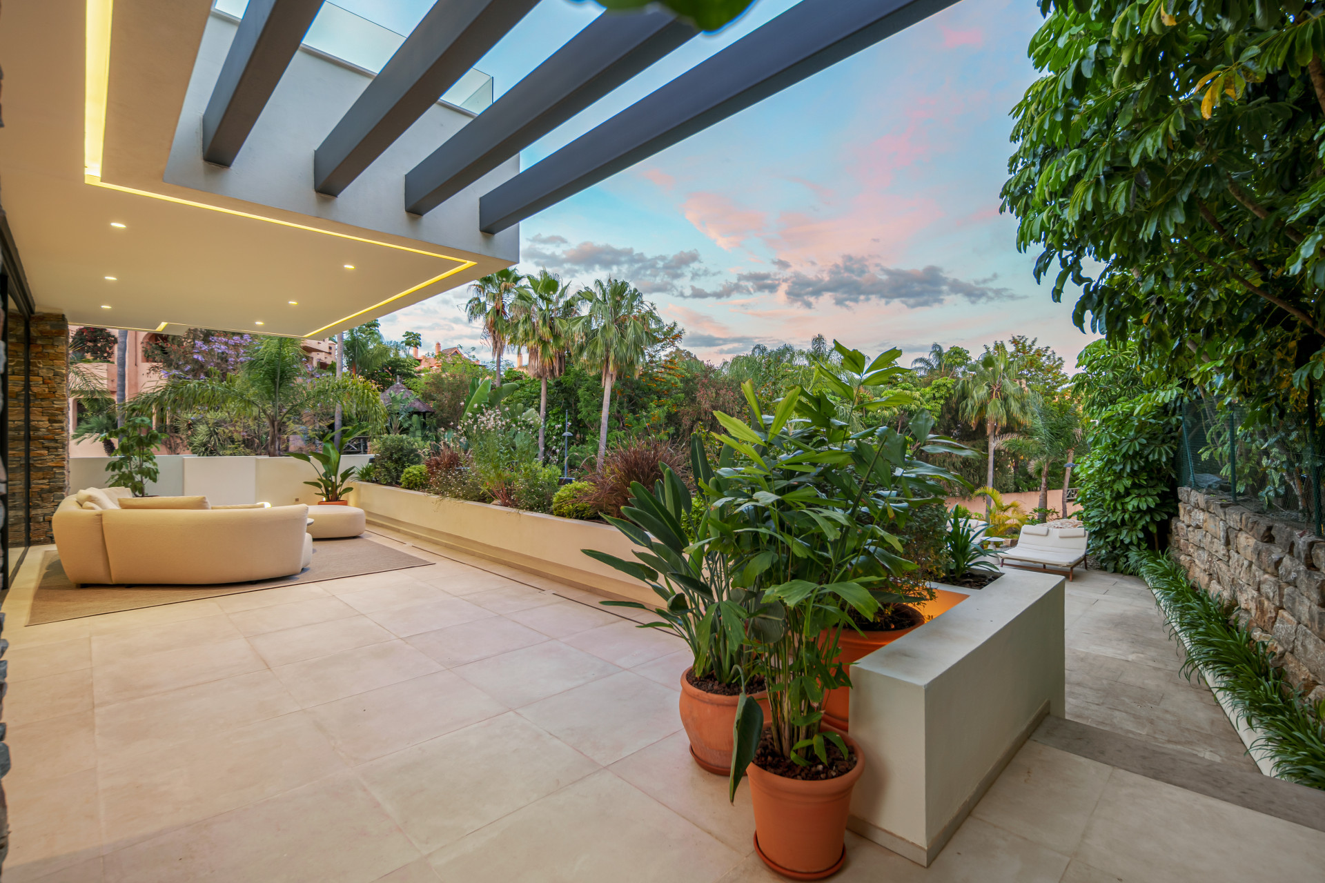 Villa in New Golden Mile-49