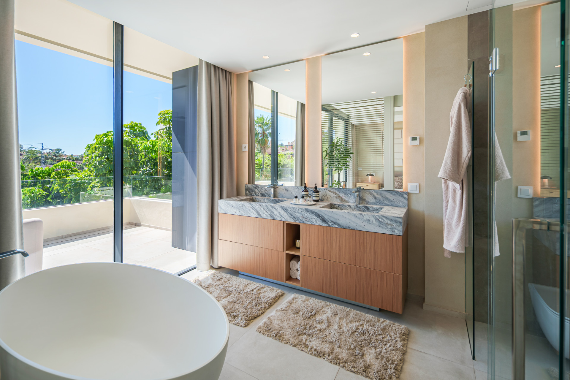 Villa in New Golden Mile-34
