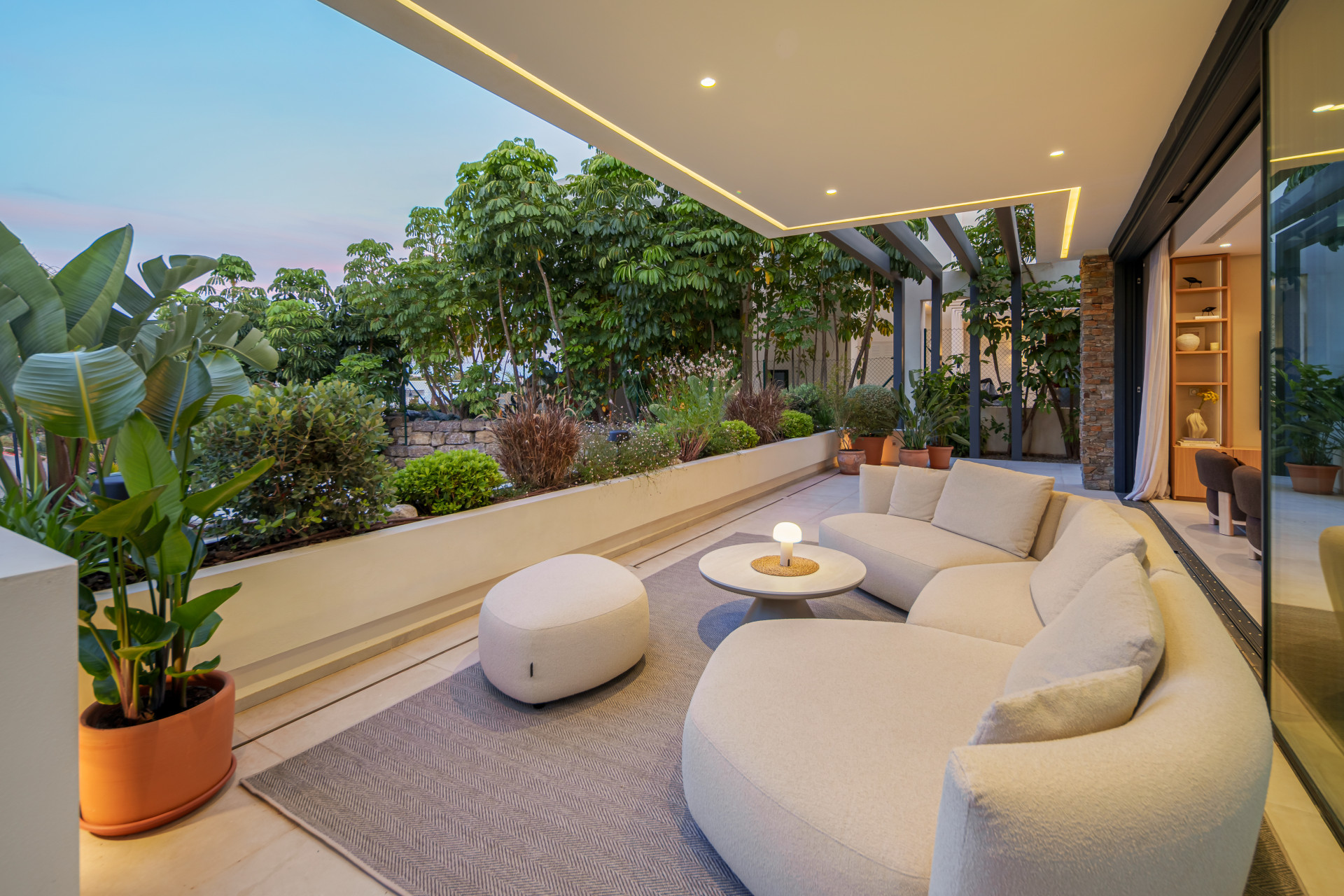 Villa in New Golden Mile-50