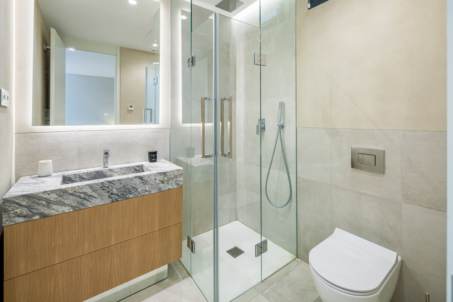 Villa in New Golden Mile-13