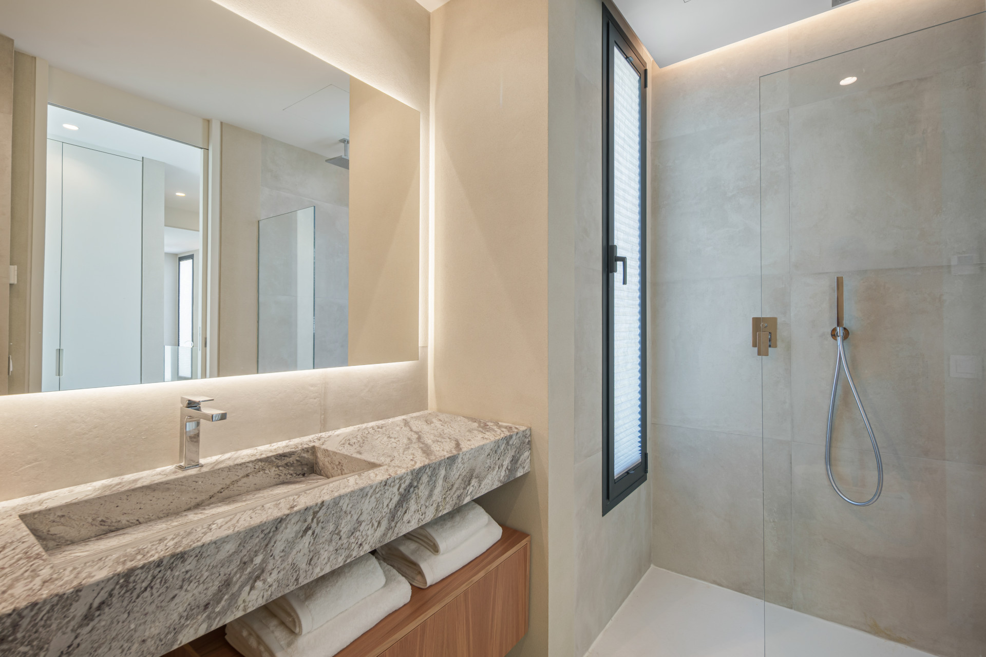 Villa in New Golden Mile-39
