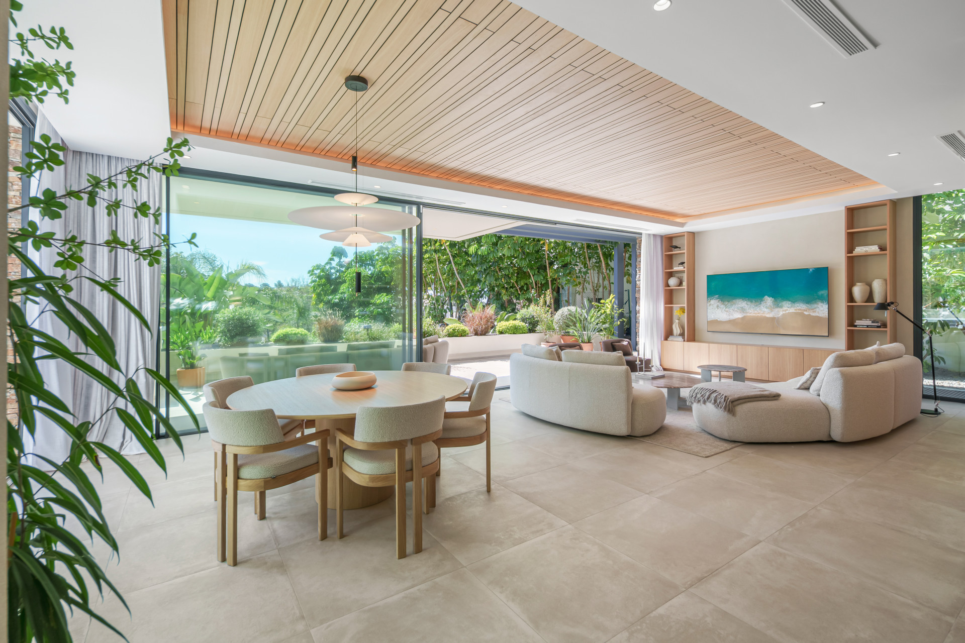 Villa in New Golden Mile-25