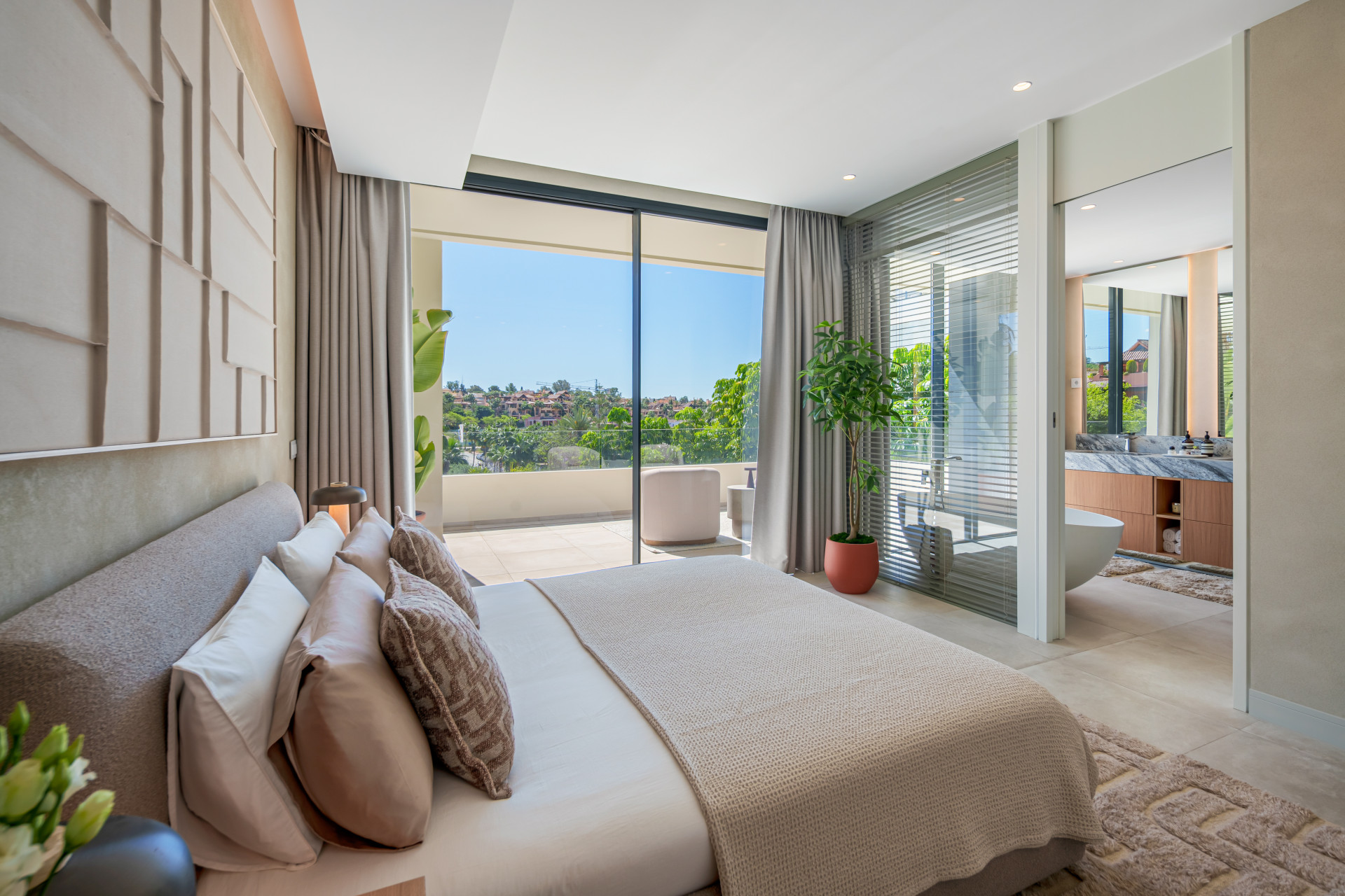 Villa in New Golden Mile-37