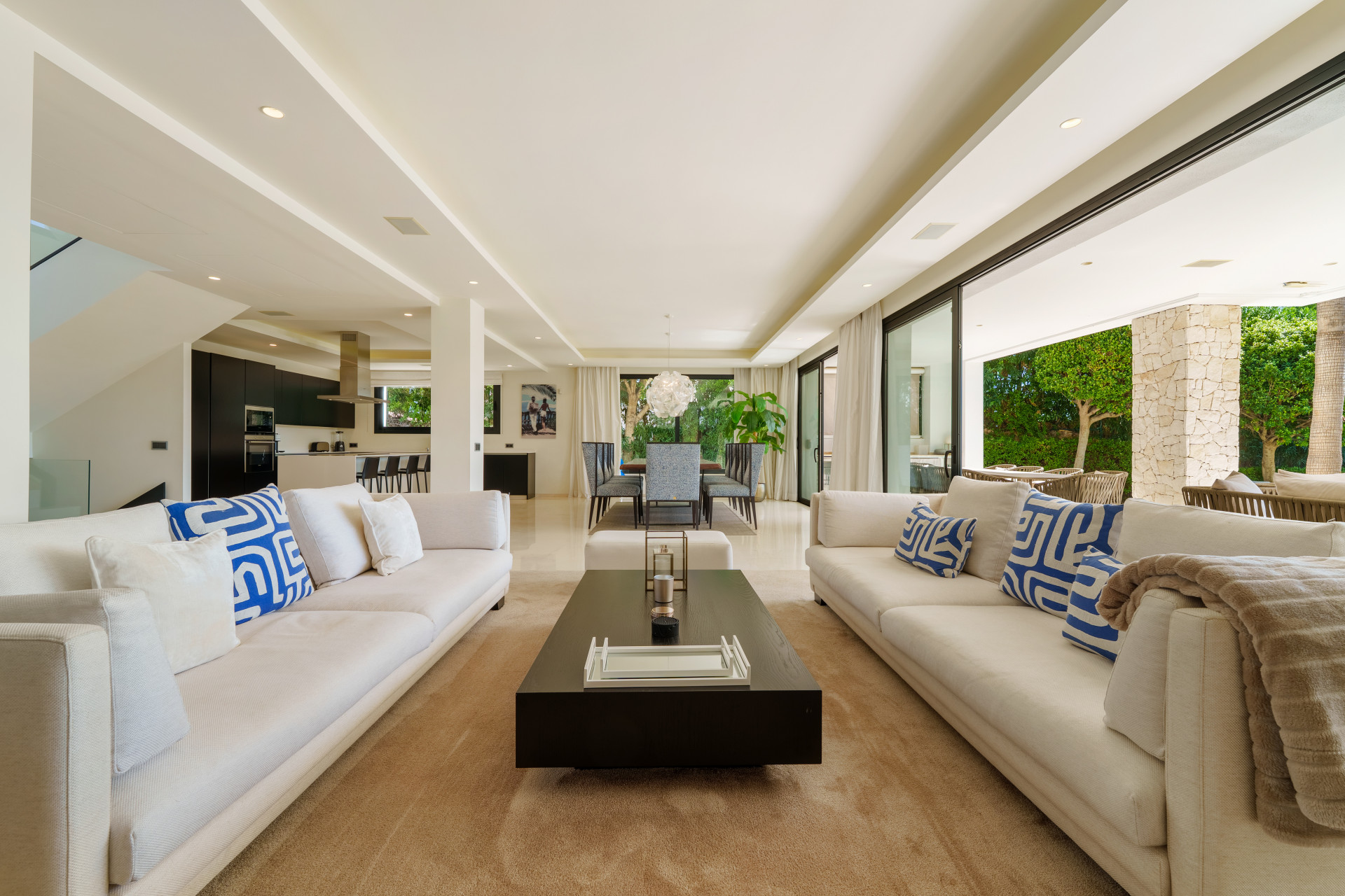 Villa in Nueva Andalucia-7