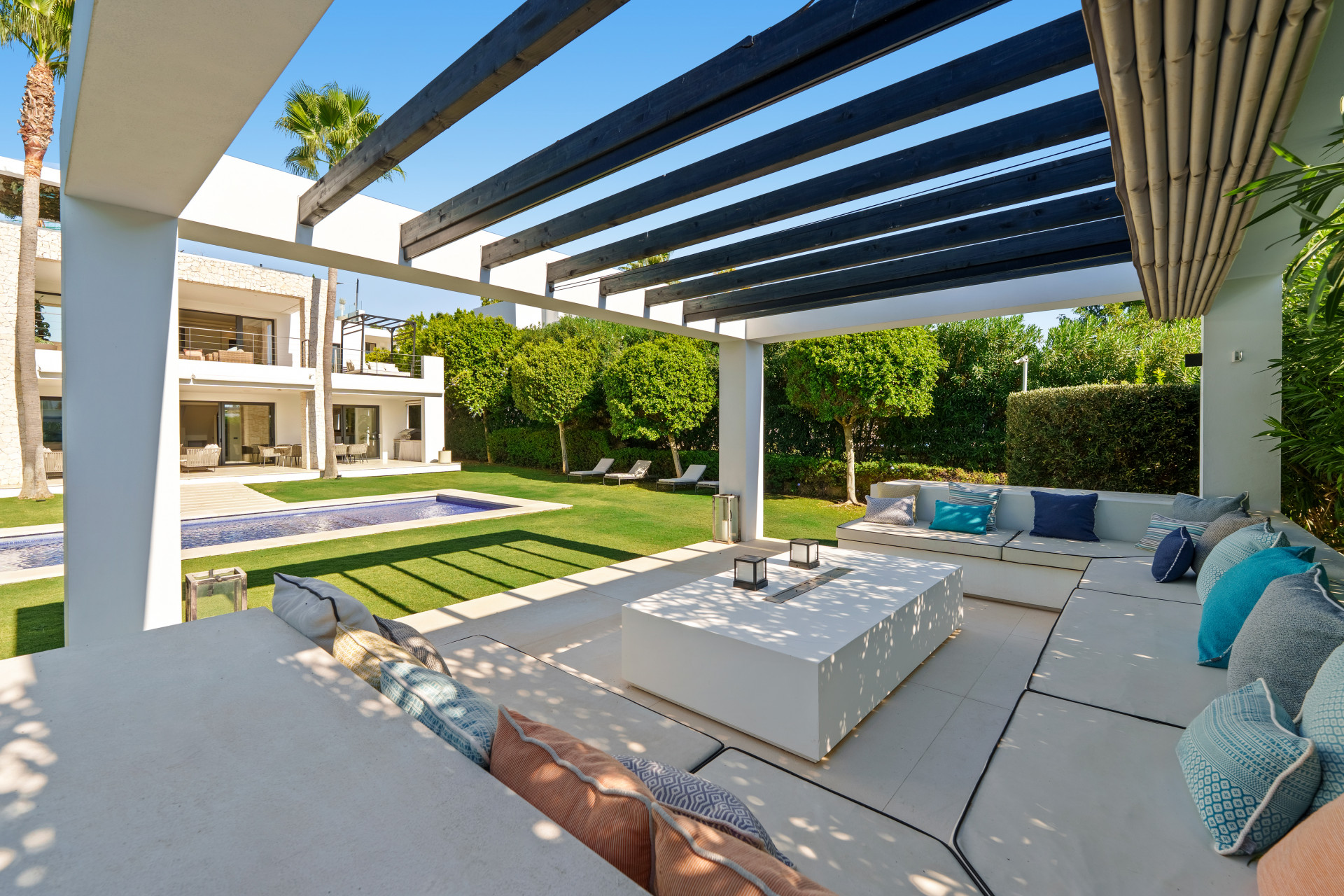 Villa in Nueva Andalucia-23